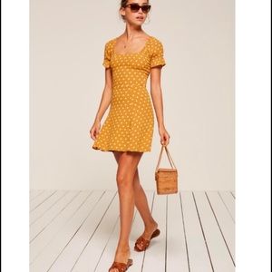 ISO Arlene dress reformation size 6